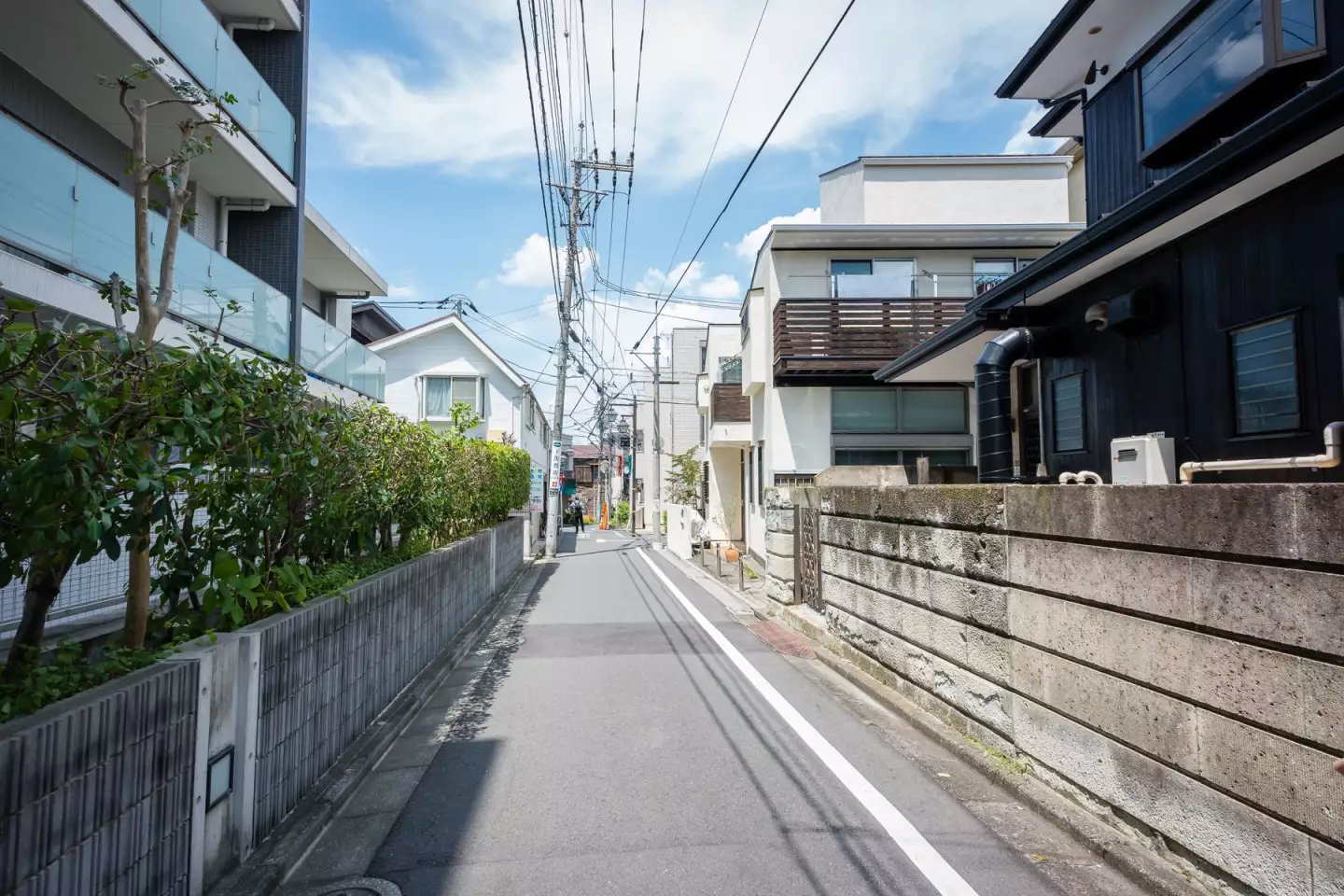 住宅が並ぶ日本の街並み